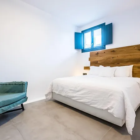 Portes & Mykonos ホテル 4*