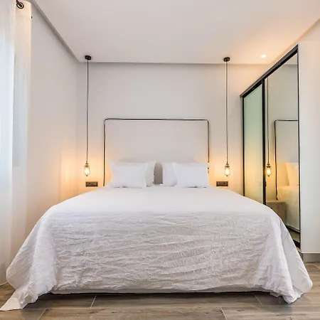 Portes & Mykonos ホテル 4*