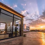 Portes & Mykonos מלון